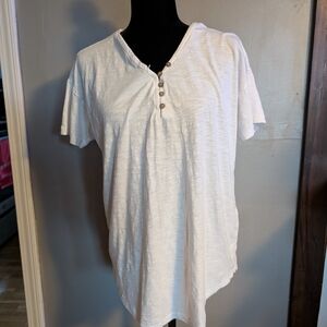 Knox Rose White Short Sleeve Top with Button Accents